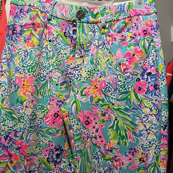 Colorful Lilly Pulitzer pants 🩷 - Picture 2 of 5